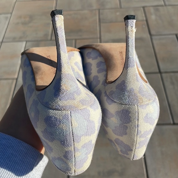Manolo Blahnik Canvas Animal Print Pumps - Picture 9 of 11
